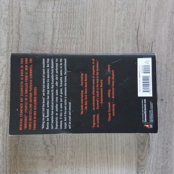 QUICK SALE 3 pack of Patricia Cornnwell novels - Picture 5 of 6